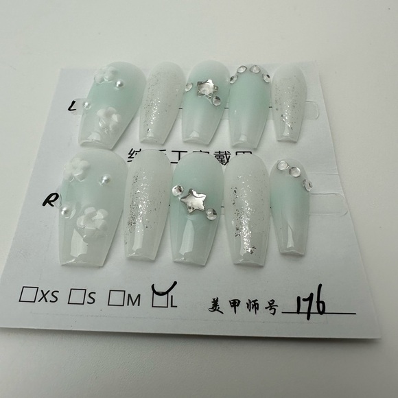 Handmade press on nails bundle of four sets size large - Picture 5 of 13